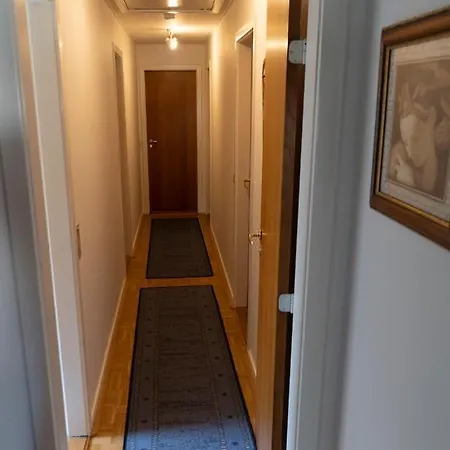 Hvidehus Aunslev Apartman *